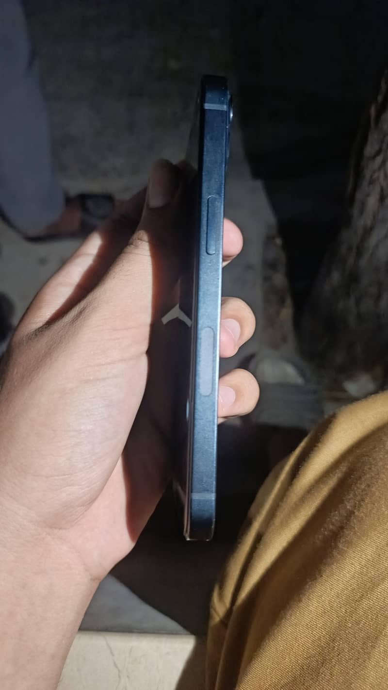 Apple iPhone 13 3