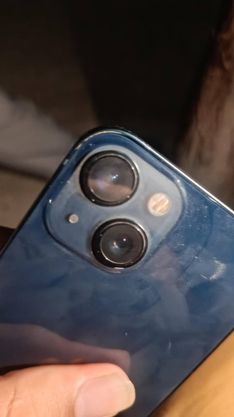 Apple iPhone 13 4