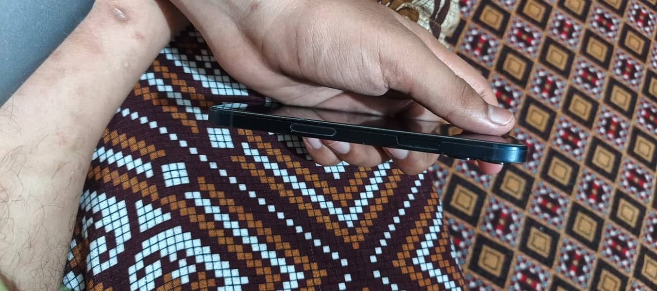Apple iPhone 12 7