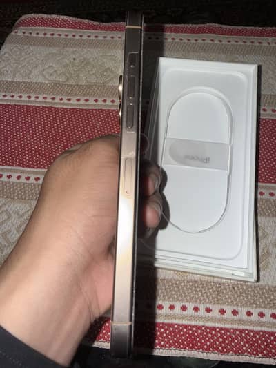 Apple iPhone 16 Pro Max (JV)