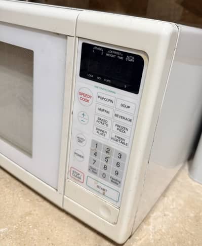 Microwave oven Model no-DA-811Q