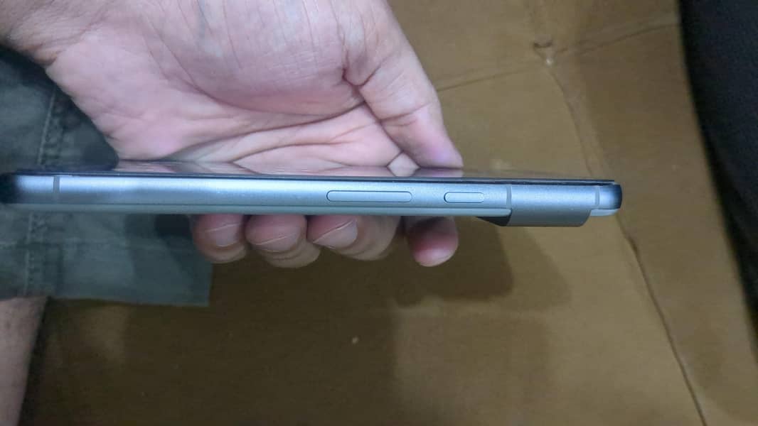 Google Pixel 8 2