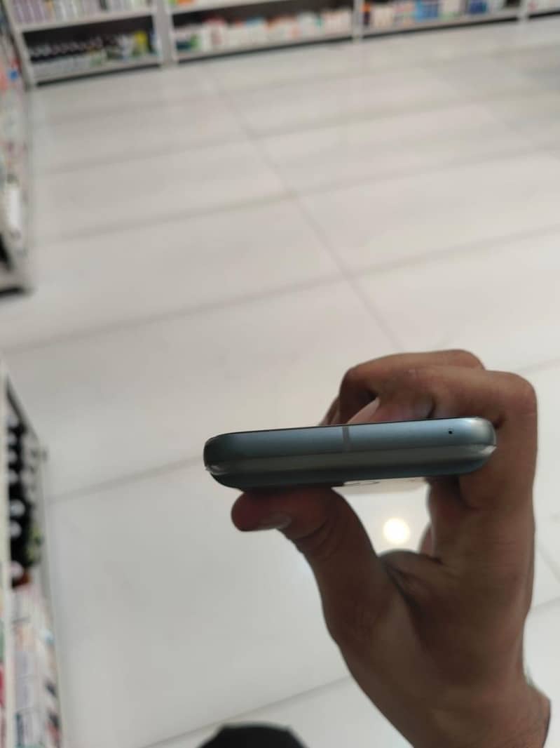 Google Pixel 8 2
