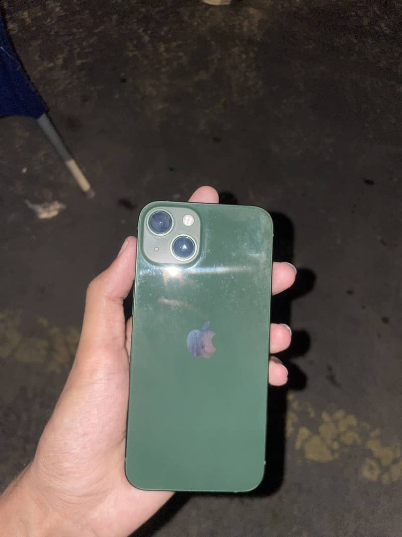 Apple iPhone 13 4