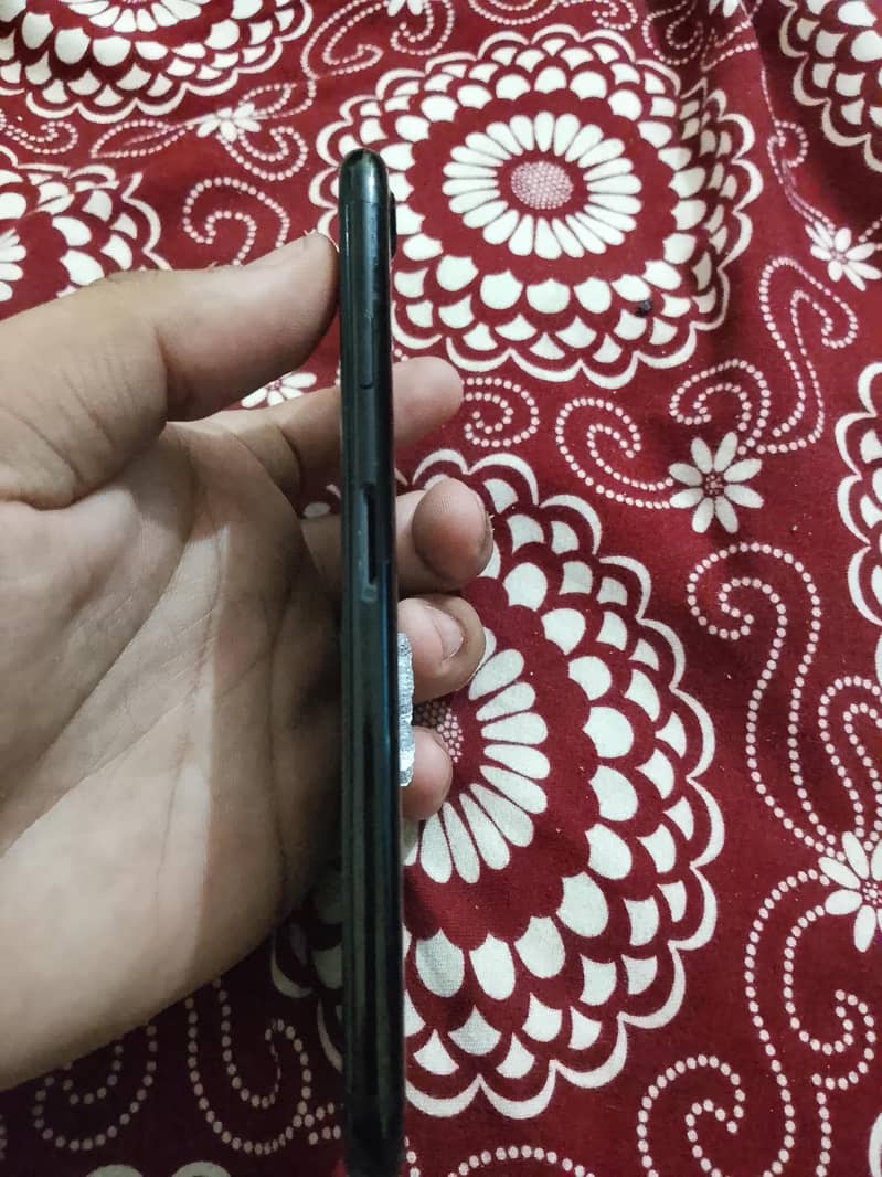Apple iPhone 7 3