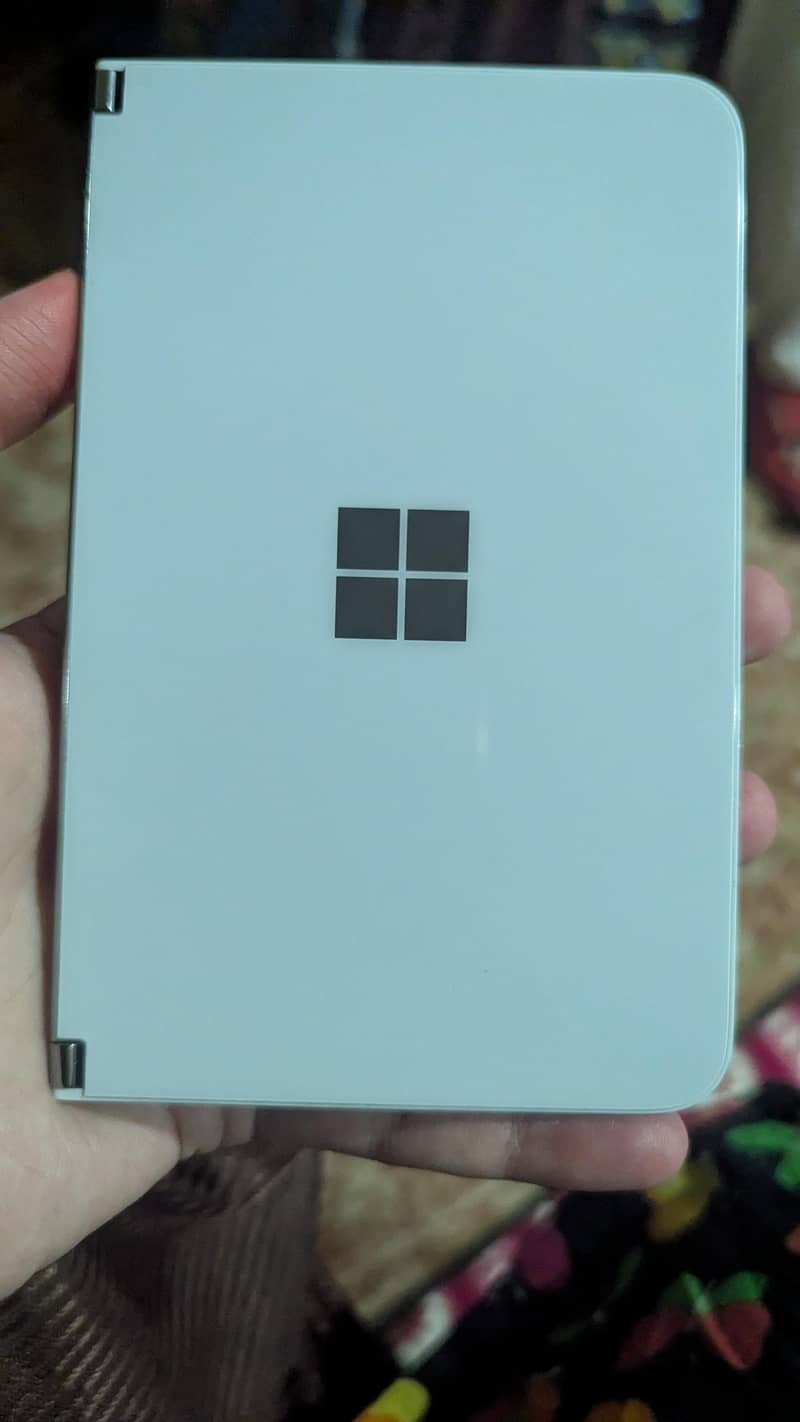 Microsoft Surface Duo 0