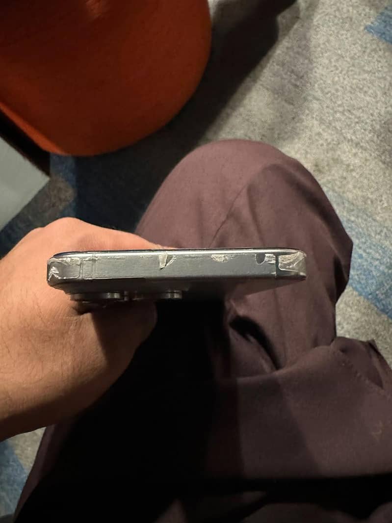 IPhone 15 Pro Max 4
