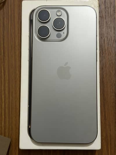 Apple iPhone 16 Pro Max