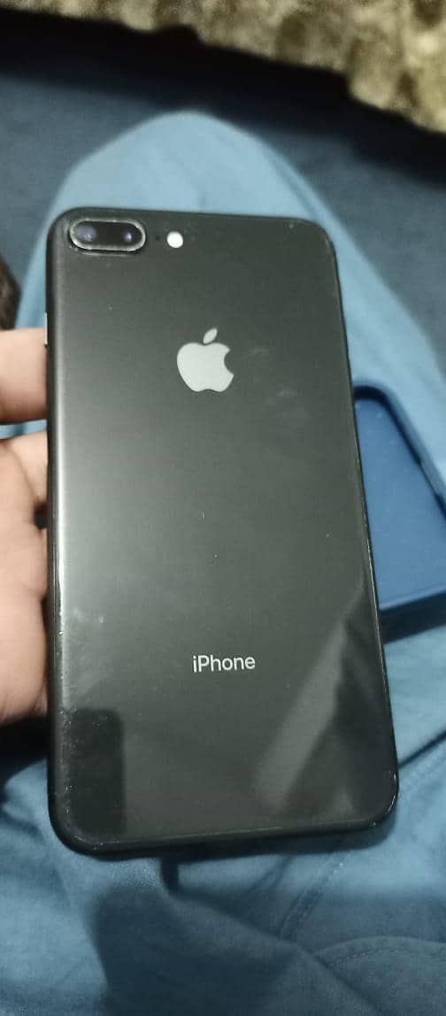 Apple iPhone 8 Plus 4