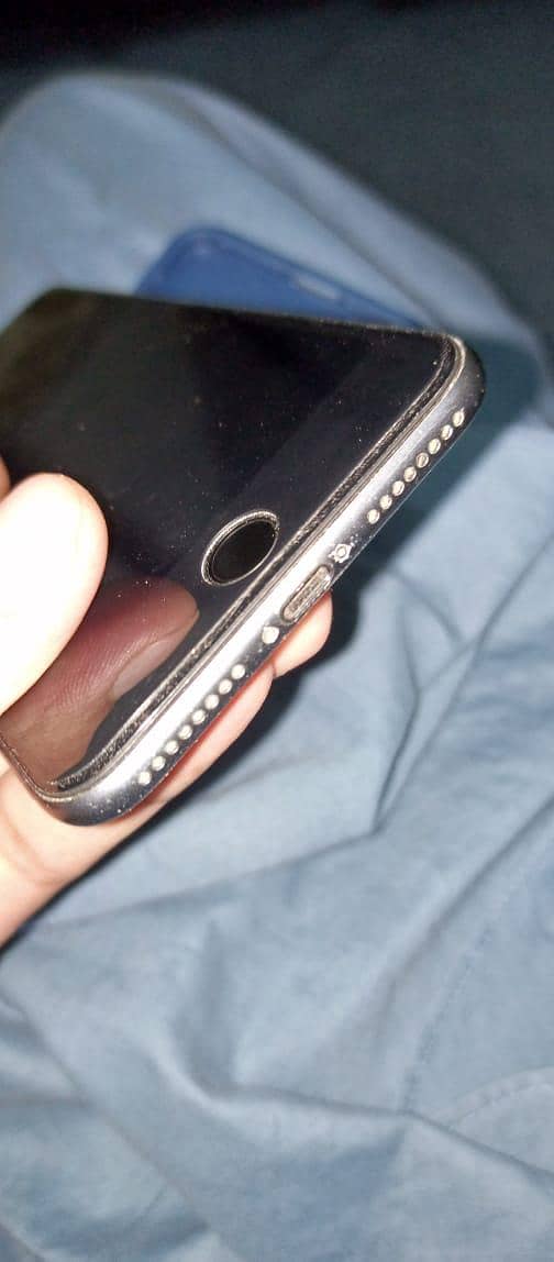 Apple iPhone 8 Plus 5