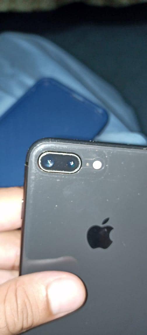 Apple iPhone 8 Plus 6