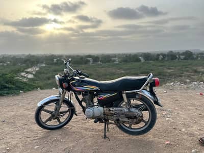Honda 125 Black