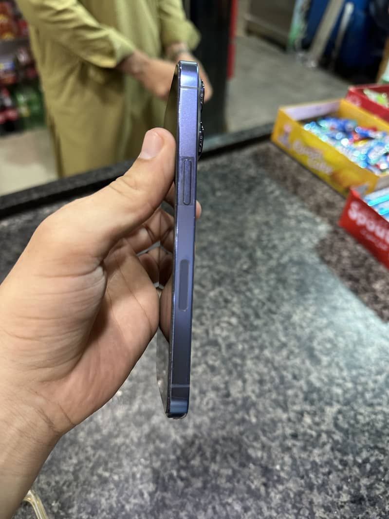 iPhone 14 Pro 2