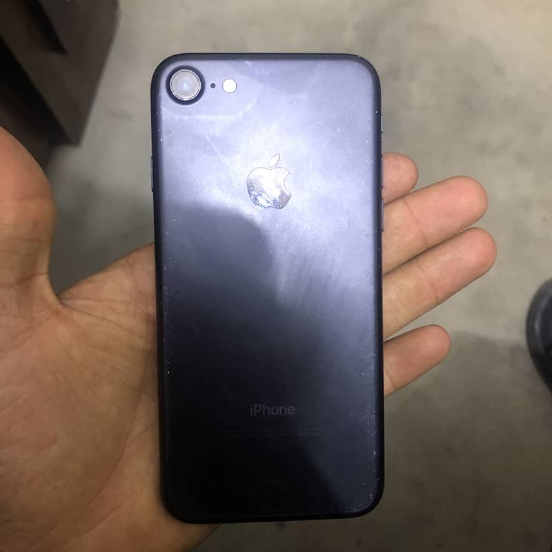 Apple iPhone 7 1