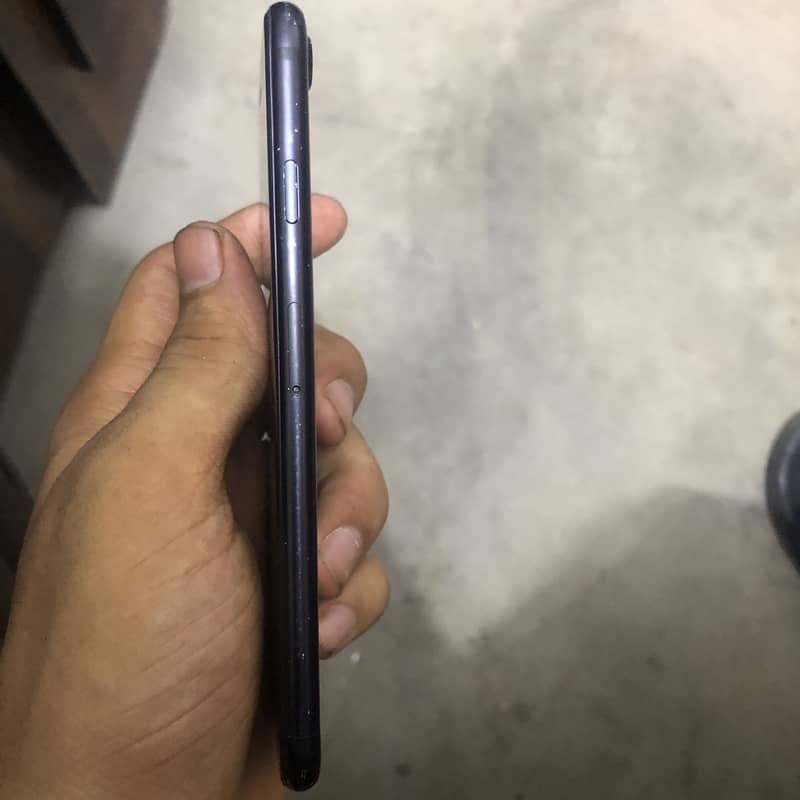 Apple iPhone 7 2