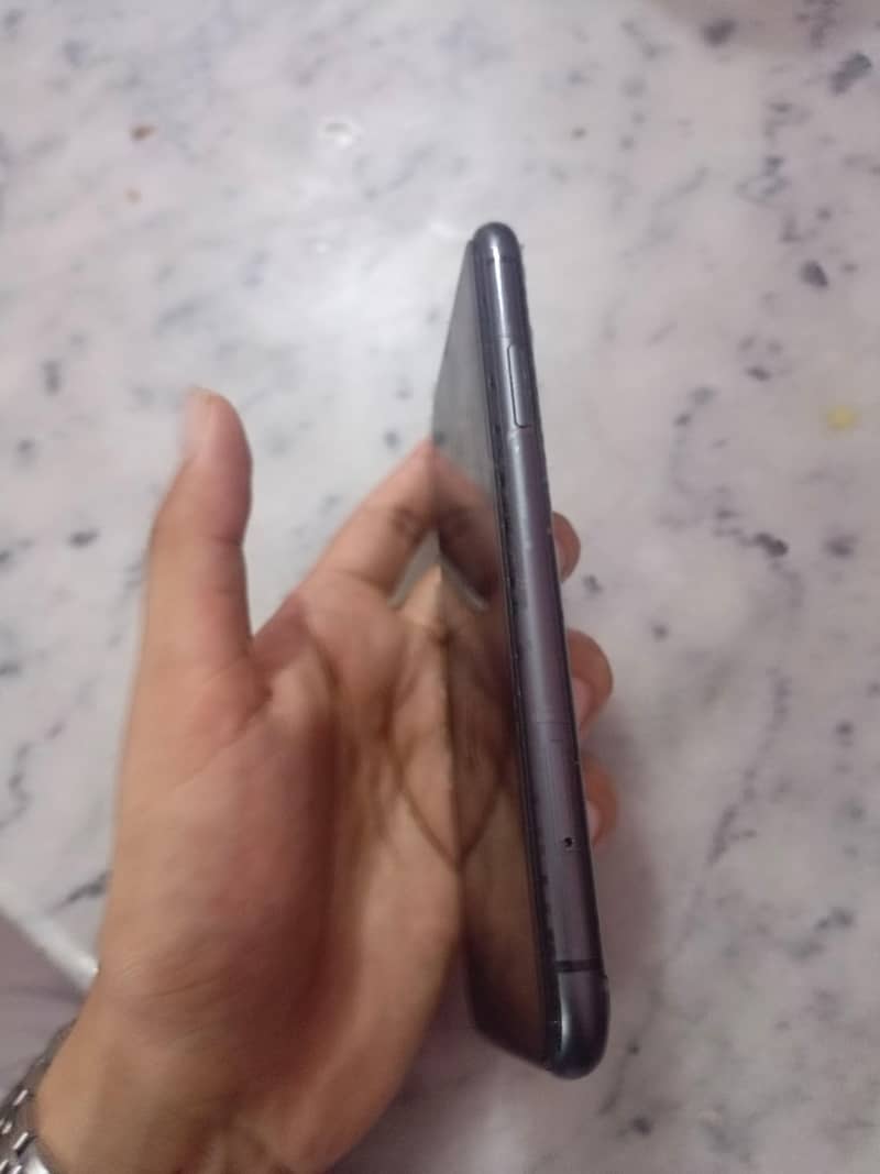 Apple iPhone 11 5