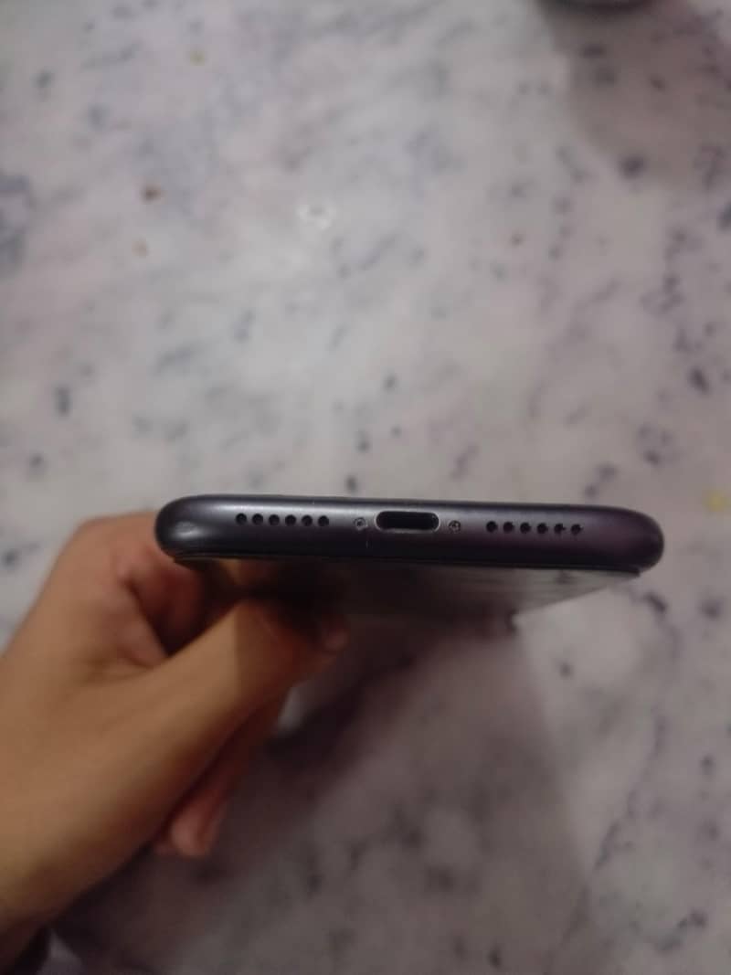 Apple iPhone 11 6