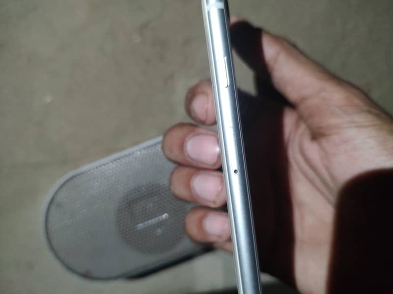 Apple iPhone 8 3