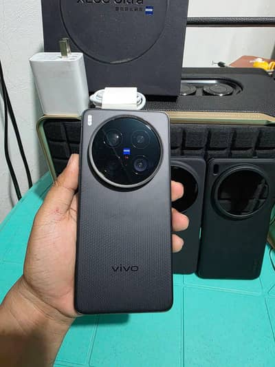 Vivo x200 Pro 12/256 GB 11 manth warranty