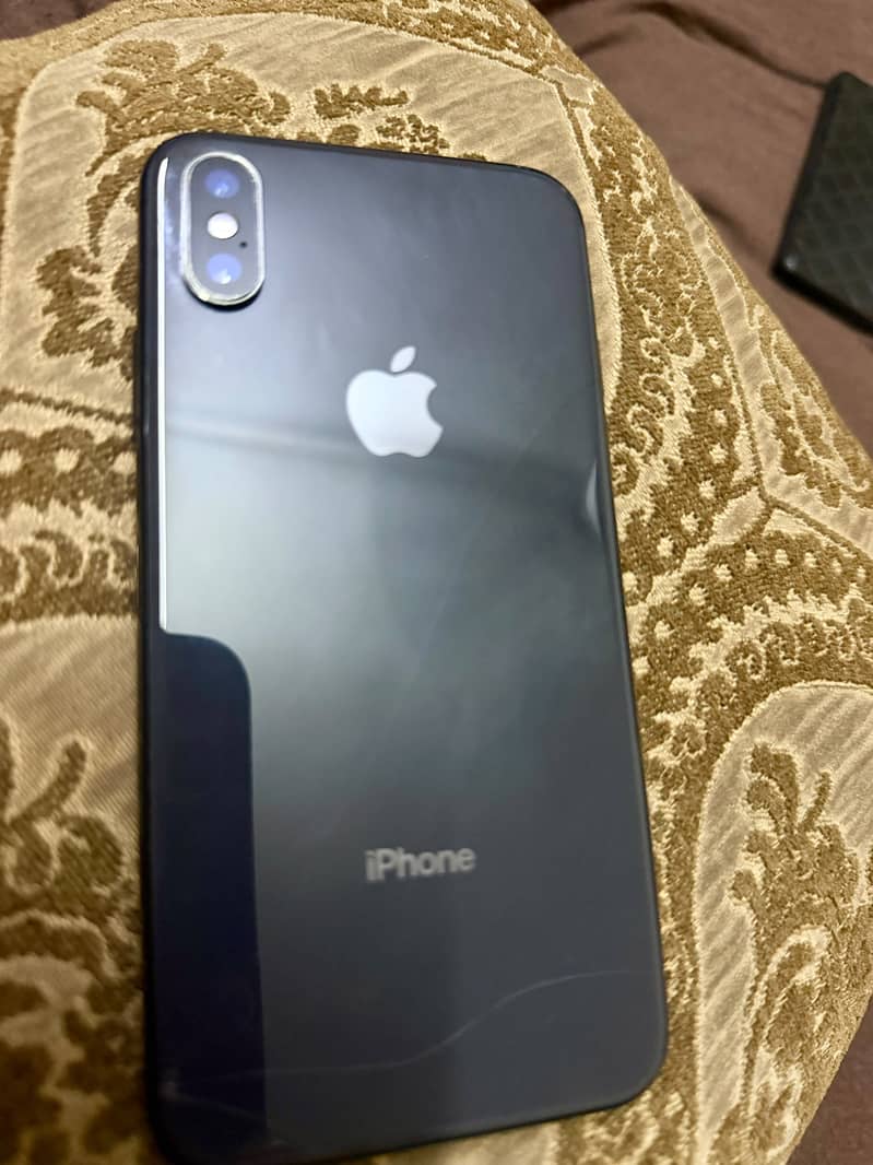 Apple iPhone XS 1