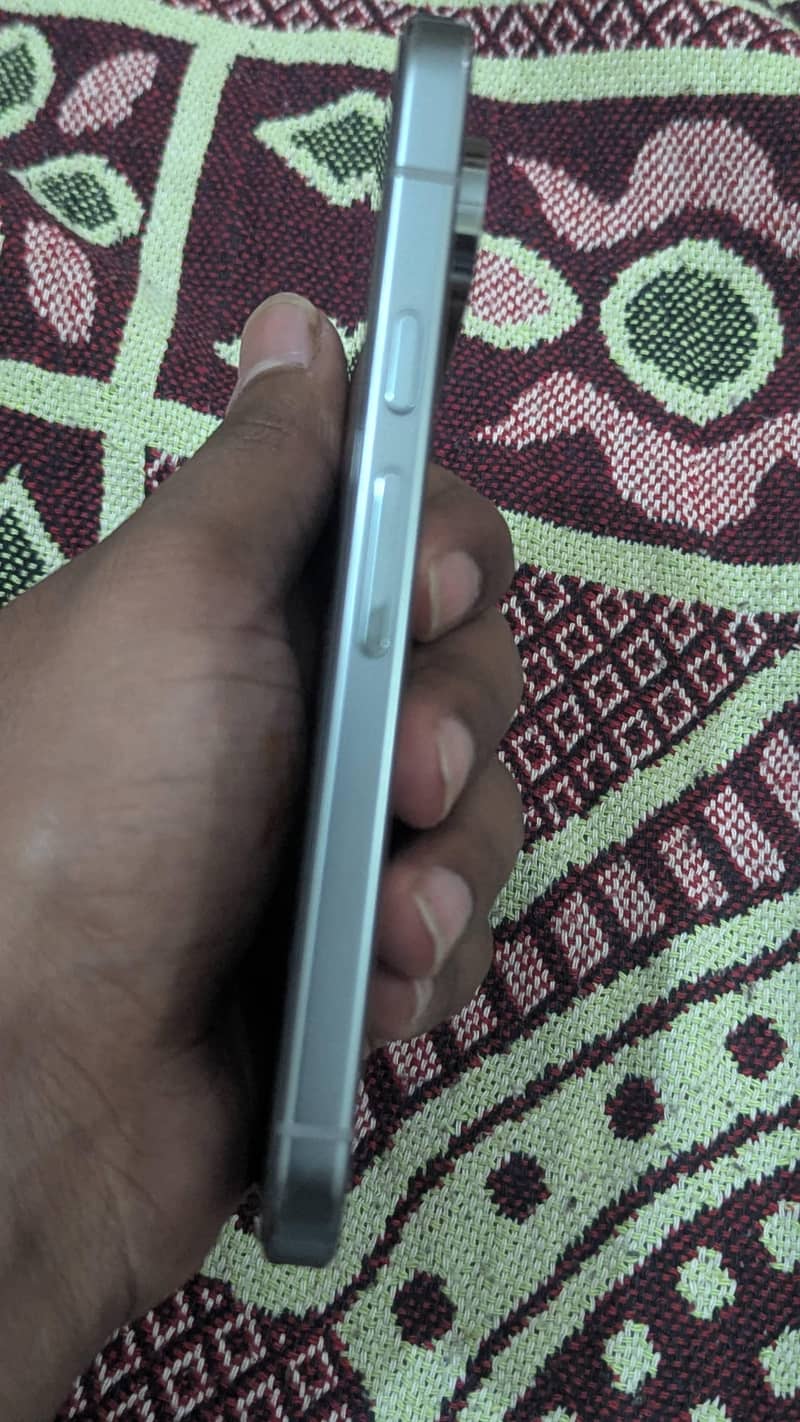 Google Pixel 9 Pro 4