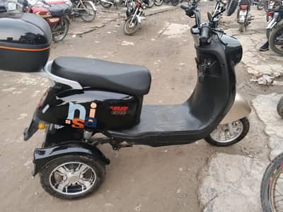 evee 3 wheeler  scooty 2026 model like brand new  available
