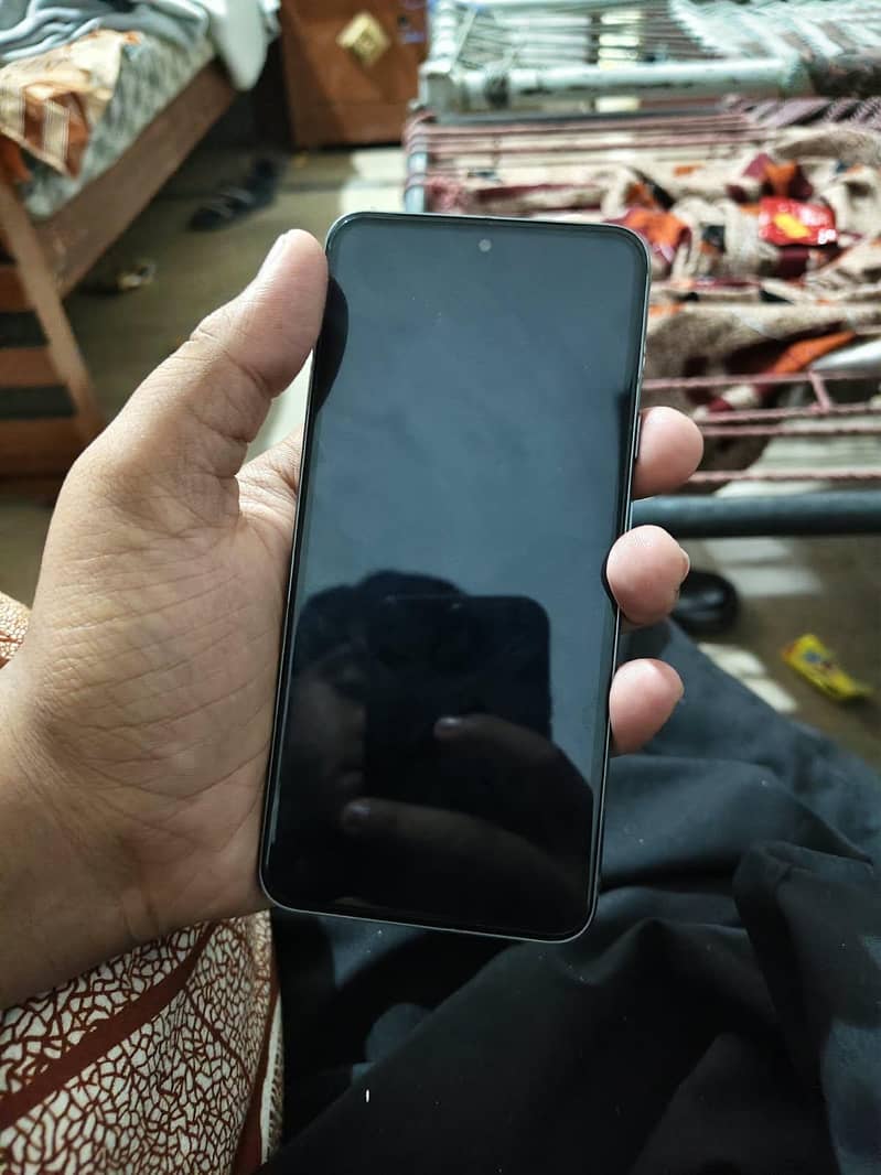 Google Pixel 8 4