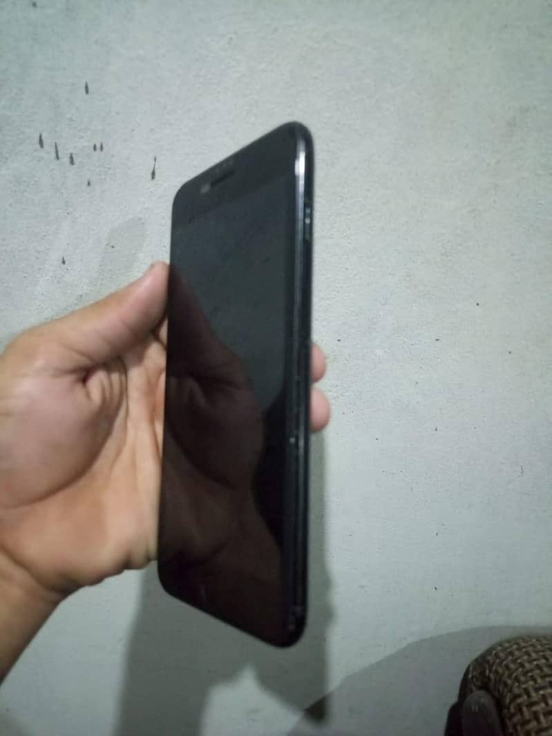 Apple iPhone 7 Plus 0