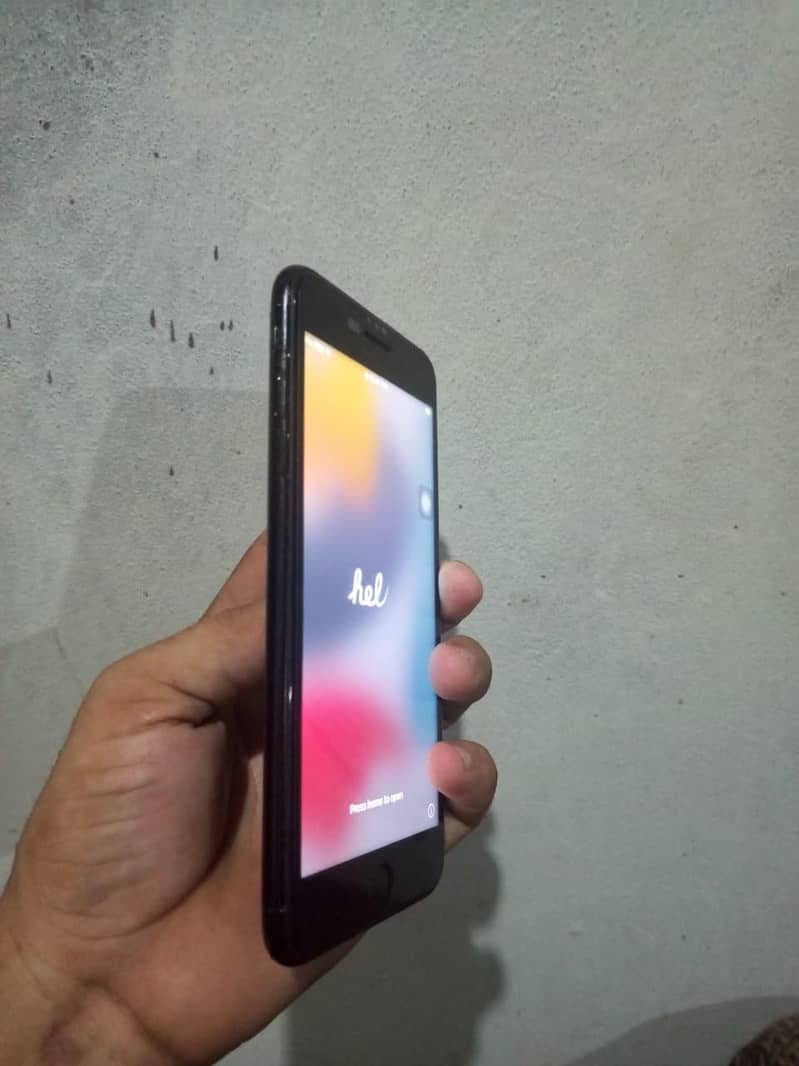 Apple iPhone 7 Plus 1