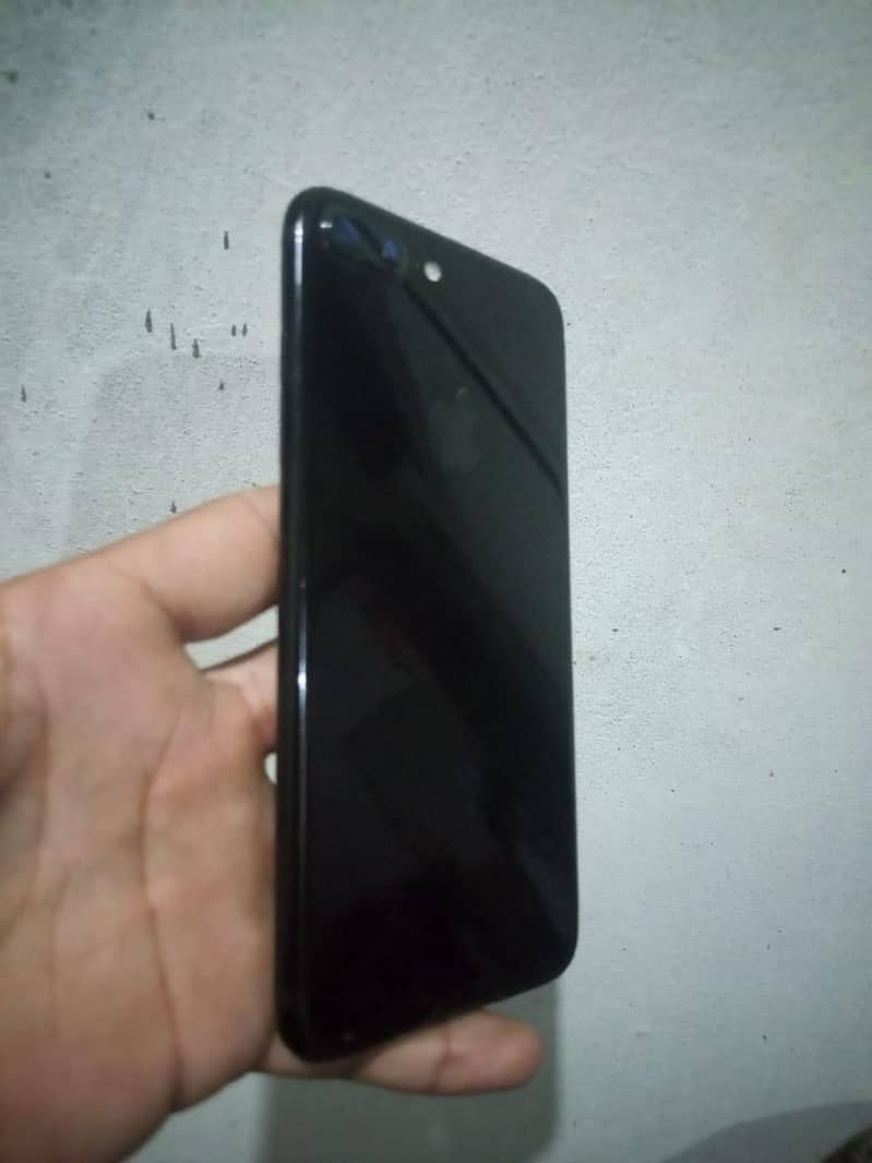Apple iPhone 7 Plus 2