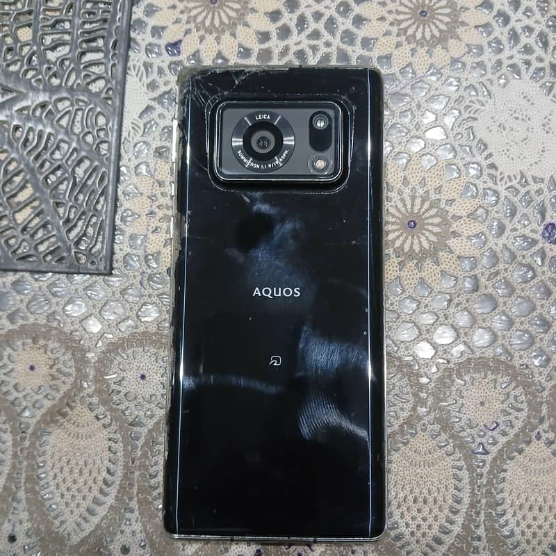 Sharp Aquos R6 2