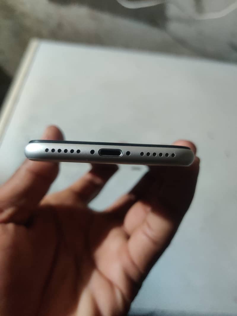 Apple iPhone SE 6