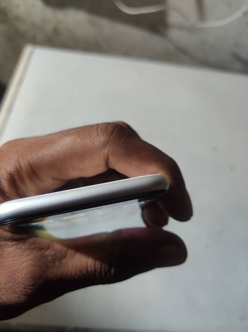Apple iPhone SE 7