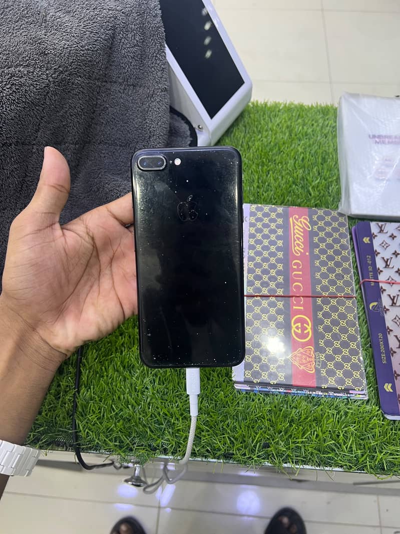 Apple iPhone 7 Plus 3