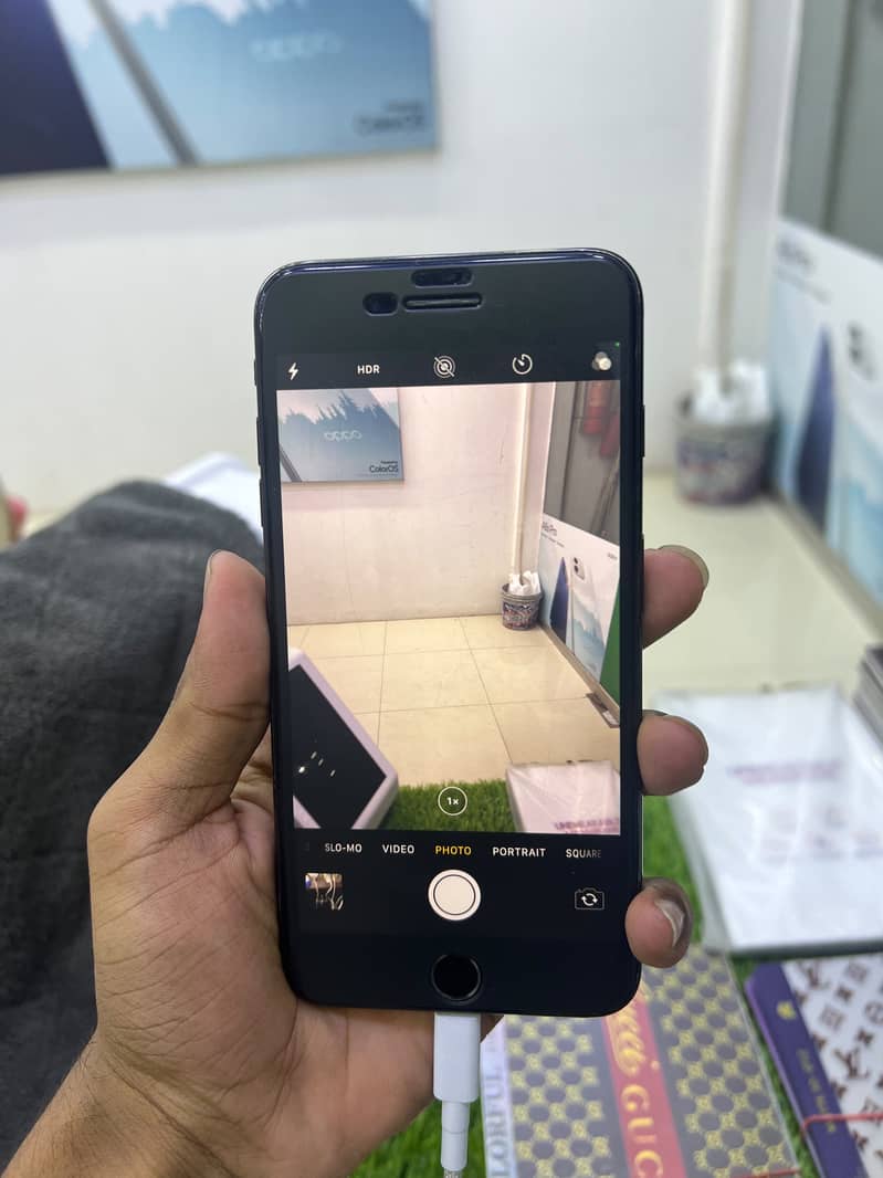 Apple iPhone 7 Plus 5