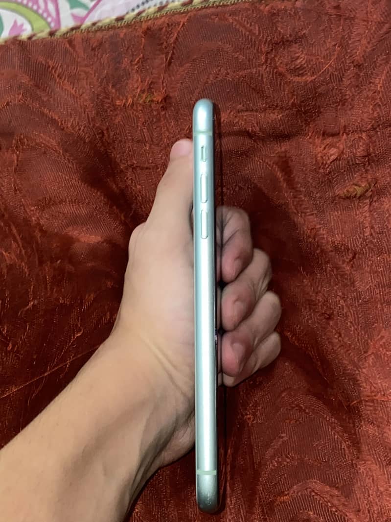 Apple iPhone 11 2