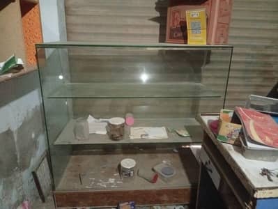 Glass display counter