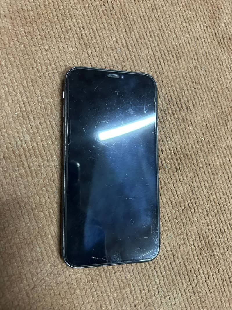 Apple iPhone 11 4