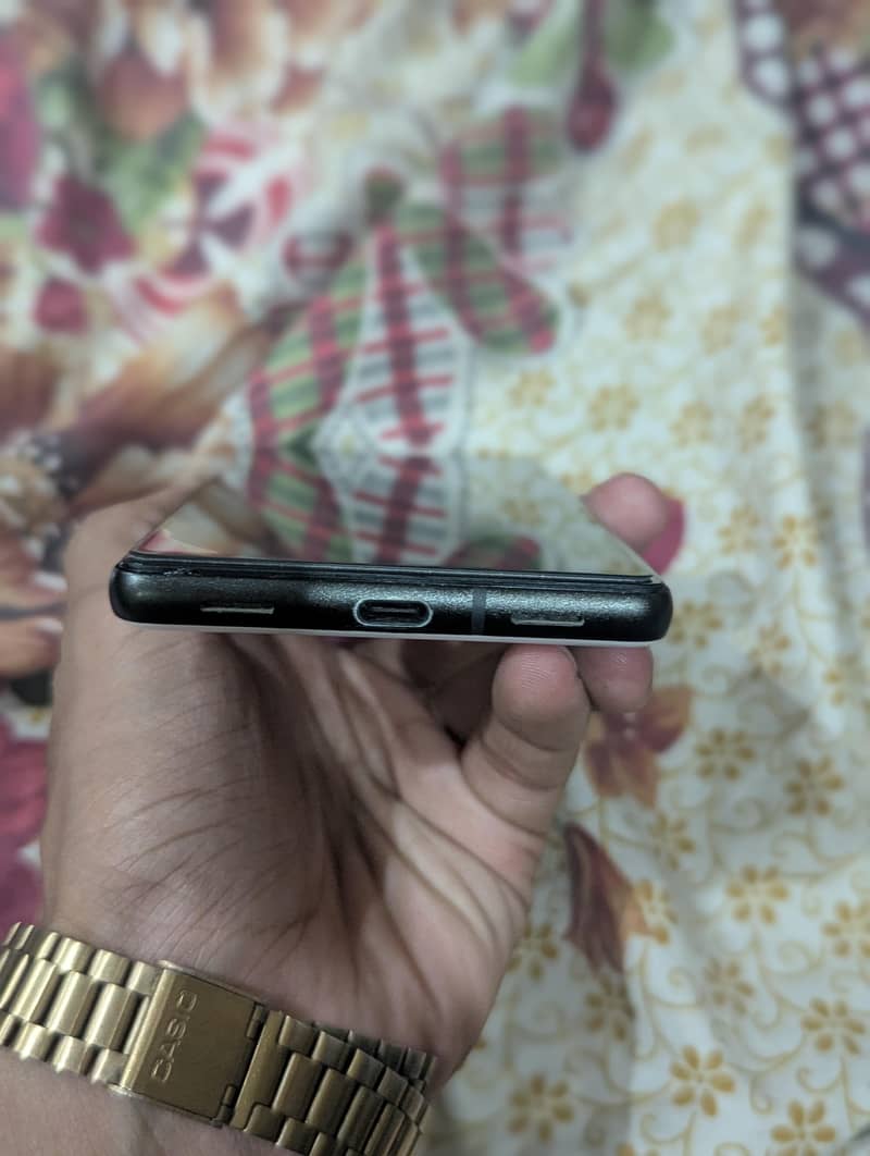 Google Pixel 6a 1