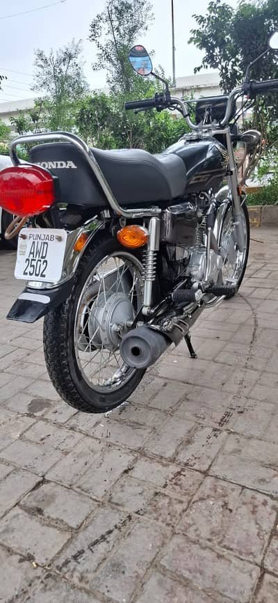Honda CG 125 Self Start Chrome Edition Black 2024
