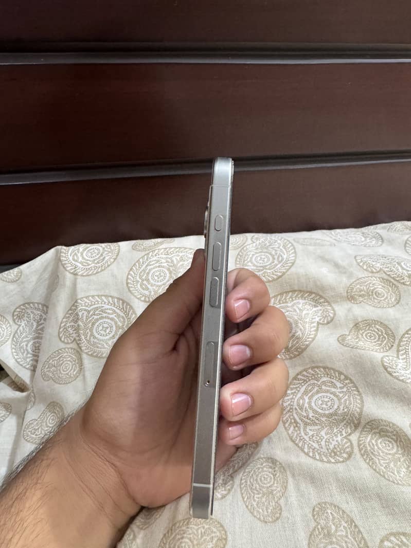 Apple iPhone 15 Pro 5