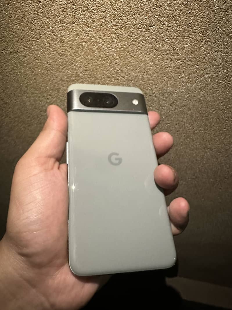 Google pixel 8 5