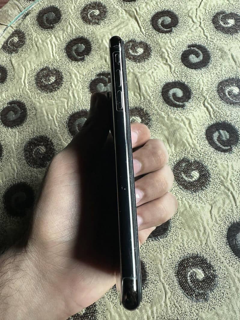 Apple iPhone X 5