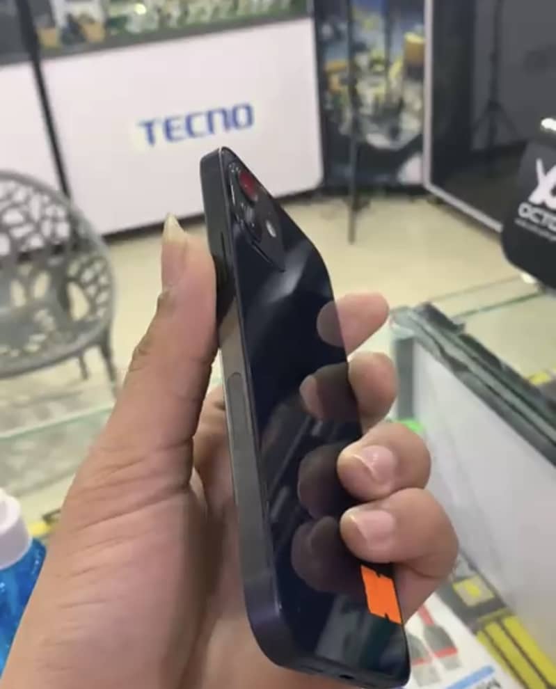 Apple iPhone 12 1