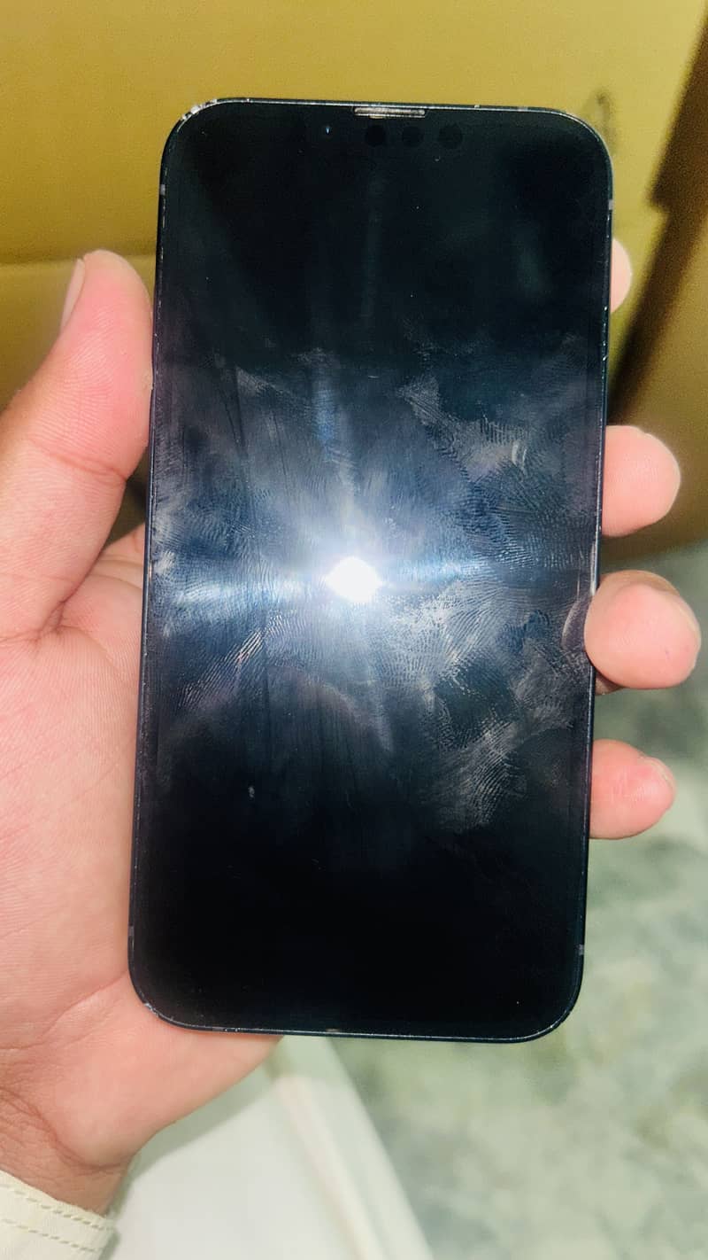 Apple iPhone 13 1
