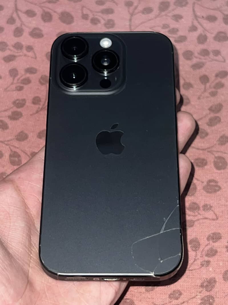 Apple iPhone 16 Pro 0