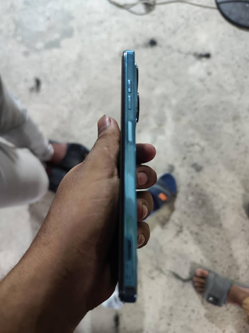 Tecno Spark 20 4