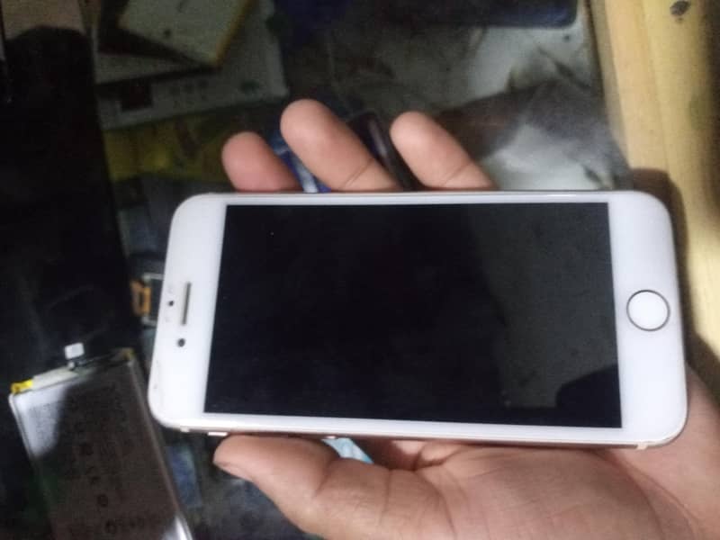 Apple iPhone 8 1