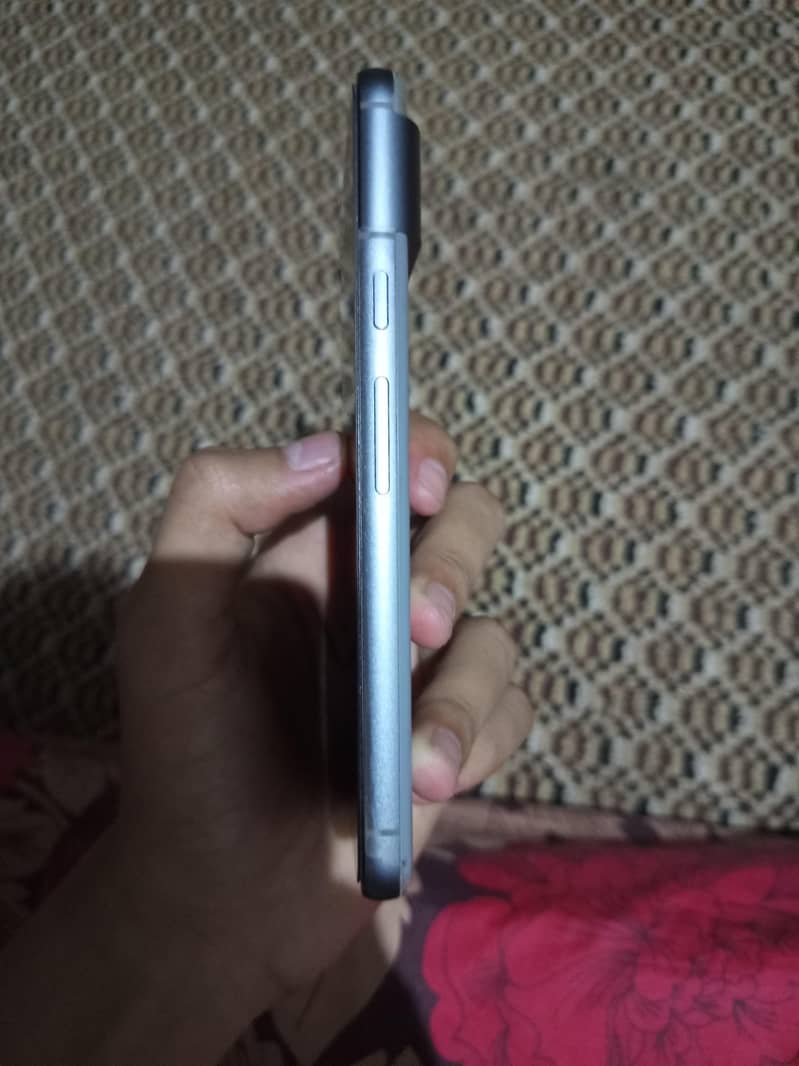 Google Pixel 8 2