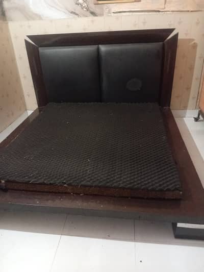 Complete wooden double bed king size